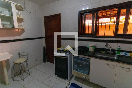 Casa à venda com 225m², 4 quartos e 1 vaga Casa à venda com 225m², 4 quartos e 1 vagaCozinha