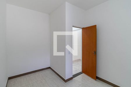 Quarto 2 de casa para alugar com 2 quartos, 180m² em Minas Caixa, Belo Horizonte