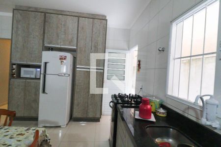 Casa à venda com 152m², 2 quartos e 2 vagasCozinha e Área de Serviço