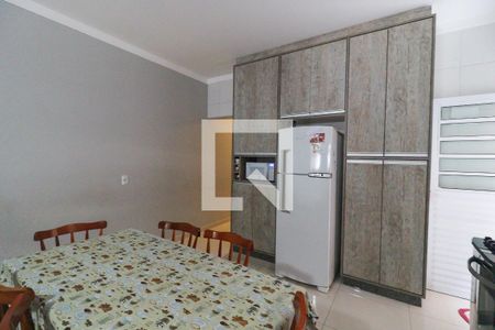 Casa à venda com 152m², 2 quartos e 2 vagasCozinha e Área de Serviço