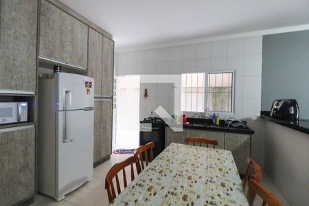 Casa à venda com 152m², 2 quartos e 2 vagasCozinha e Área de Serviço