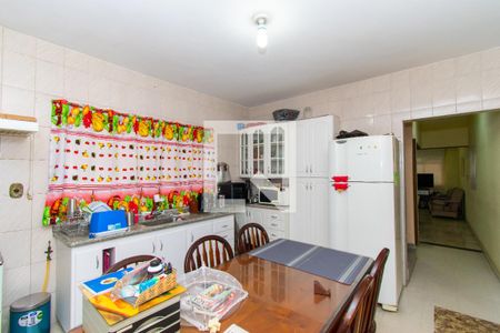 Casa à venda com 250m², 4 quartos e 4 vagasCozinha