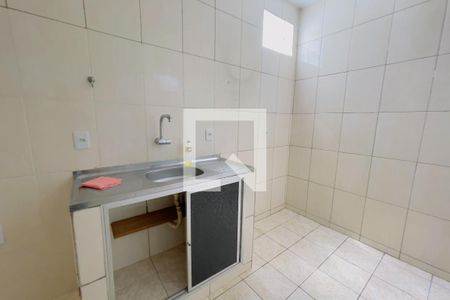 Cozinha de casa para alugar com 1 quarto, 43m² em Vila São Luis, Duque de Caxias