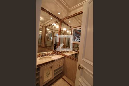 Casa à venda com 800m², 5 quartos e 8 vagasLavabo