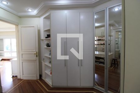 Closet da suíte 1 de casa para alugar com 5 quartos, 800m² em Morumbi, São Paulo
