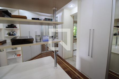 Suite 1 de casa para alugar com 5 quartos, 800m² em Morumbi, São Paulo