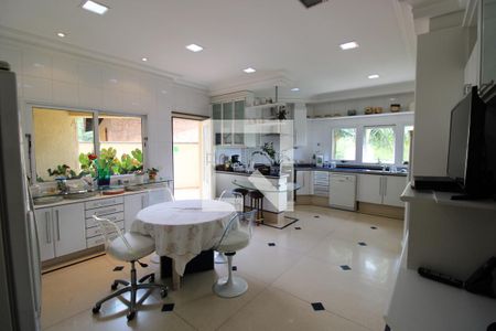 Casa à venda com 800m², 5 quartos e 8 vagasCozinha