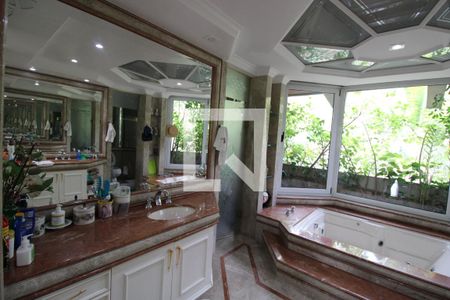 Banheiro da Suíte 1 de casa para alugar com 5 quartos, 800m² em Morumbi, São Paulo