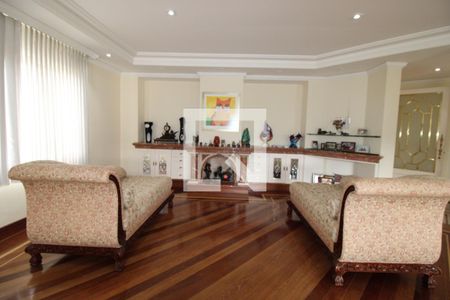 Casa à venda com 800m², 5 quartos e 8 vagasDetalhe Sala