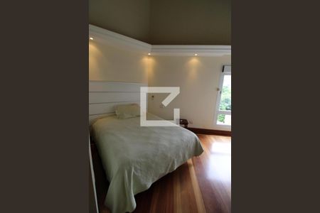 Casa à venda com 800m², 5 quartos e 8 vagasSuite 2