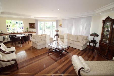 Casa à venda com 800m², 5 quartos e 8 vagasSala