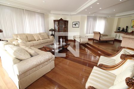 Casa à venda com 800m², 5 quartos e 8 vagasSala