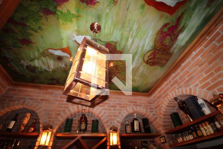 Casa à venda com 800m², 5 quartos e 8 vagasAdega