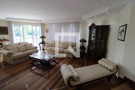 Casa à venda com 800m², 5 quartos e 8 vagasSala