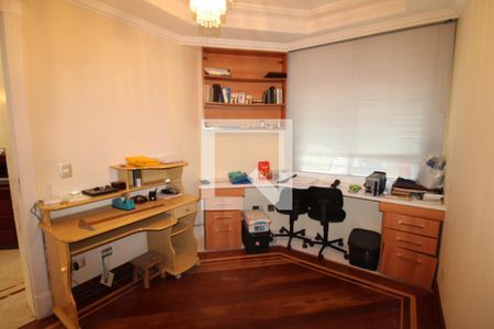 Casa à venda com 800m², 5 quartos e 8 vagasEscritório