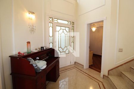 Casa à venda com 800m², 5 quartos e 8 vagasHall social