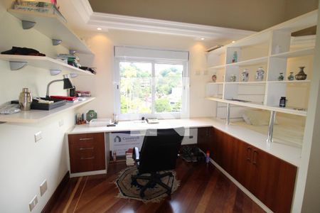 Casa à venda com 800m², 5 quartos e 8 vagasSuite 2