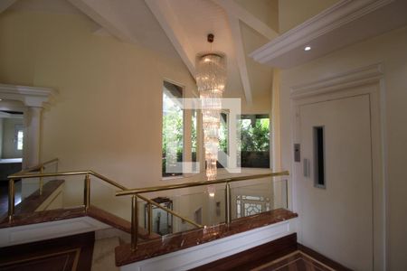 Casa à venda com 800m², 5 quartos e 8 vagasHall dos Quartos