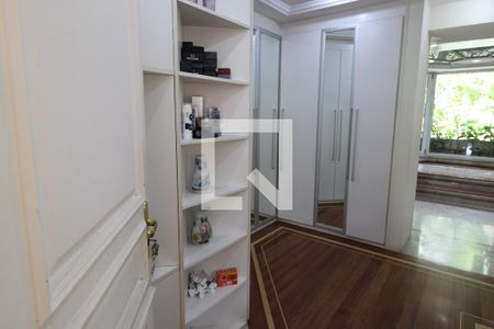 Closet da suíte 1 de casa para alugar com 5 quartos, 800m² em Morumbi, São Paulo