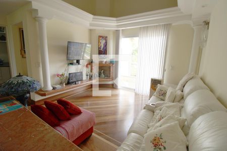 Casa à venda com 800m², 5 quartos e 8 vagasSala de TV