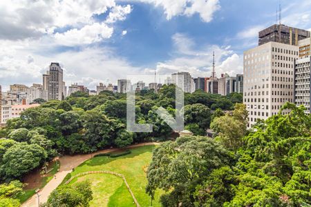 Vista Sala de apartamento à venda com 2 quartos, 70m² em Jardim Paulista, São Paulo