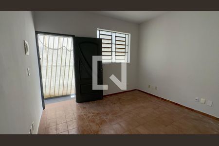 Casa para alugar com 16m², 1 quarto e sem vagaQuarto