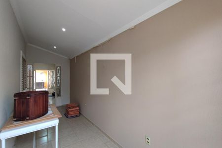 Casa à venda com 187m², 3 quartos e 4 vagasCorredor Quintal