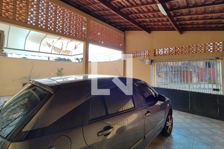 Casa à venda com 187m², 3 quartos e 4 vagasQuintal - Garagem