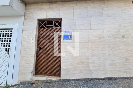 Casa para alugar com 35m², 1 quarto e sem vagaplaquinha