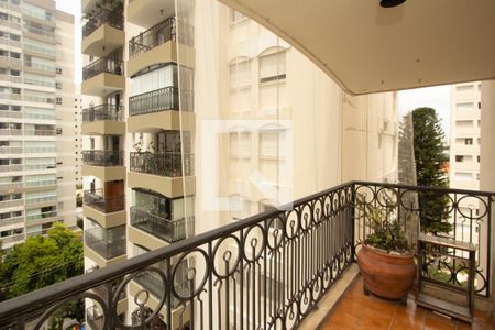 Varanda de apartamento à venda com 3 quartos, 134m² em Moema, São Paulo