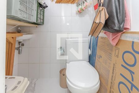 Casa de condomínio à venda com 267m², 4 quartos e 3 vagasBanheiro de Serviço