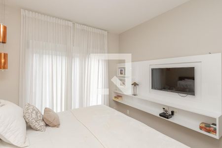 Casa de condomínio à venda com 267m², 4 quartos e 3 vagasSuíte 1