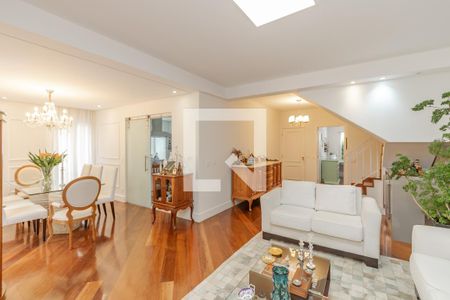 Casa de condomínio à venda com 267m², 4 quartos e 3 vagasSala