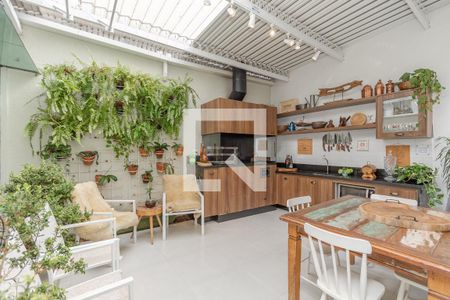 Casa de condomínio à venda com 267m², 4 quartos e 3 vagasChurrasqueira