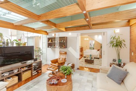 Casa de condomínio à venda com 267m², 4 quartos e 3 vagasSala de TV