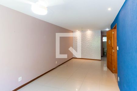 Sala de casa de condomínio para alugar com 4 quartos, 110m² em Itaipu, Niterói