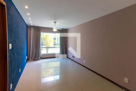 Sala de casa de condomínio para alugar com 4 quartos, 110m² em Itaipu, Niterói