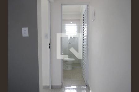 Entrada Quarto e Banheiro de casa de condomínio para alugar com 1 quarto, 30m² em Chácara Inglesa, São Paulo