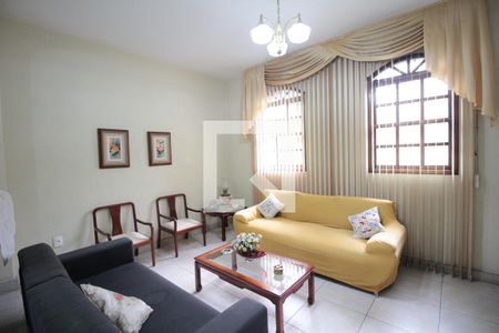 Sala de casa à venda com 4 quartos, 360m² em Itapoã, Belo Horizonte