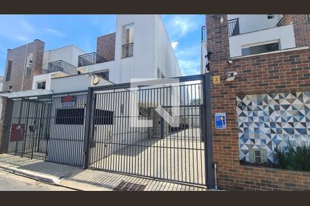 Casa à venda com 83m², 2 quartos e 2 vagasFachada