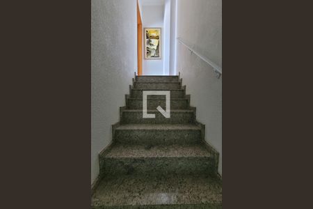 Apartamento à venda com 110m², 2 quartos e 2 vagasEscada