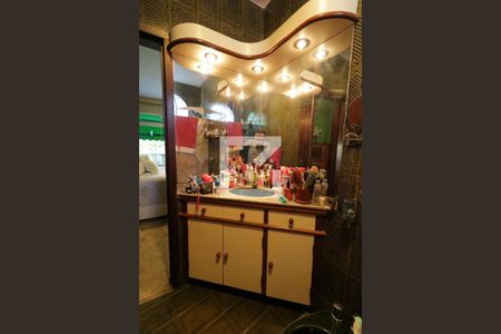 Apartamento à venda com 234m², 4 quartos e 1 vagaBanheiro da Suíte