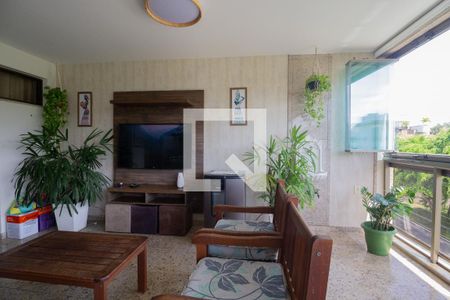 Apartamento à venda com 115m², 3 quartos e 2 vagas Apartamento à venda com 115m², 3 quartos e 2 vagasVaranda