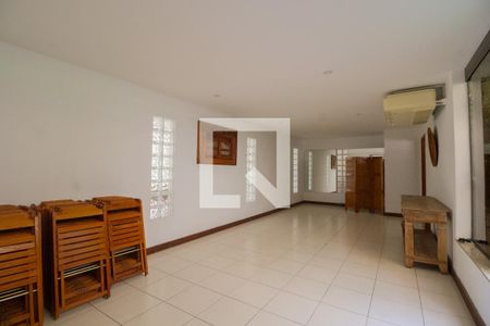 Apartamento à venda com 115m², 3 quartos e 2 vagas Apartamento à venda com 115m², 3 quartos e 2 vagasSalão de Festas