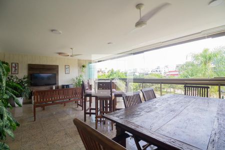 Apartamento à venda com 115m², 3 quartos e 2 vagas Apartamento à venda com 115m², 3 quartos e 2 vagasVaranda