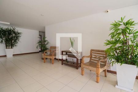 Apartamento à venda com 115m², 3 quartos e 2 vagas Apartamento à venda com 115m², 3 quartos e 2 vagasHall