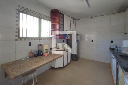 Casa à venda com 360m², 4 quartos e 6 vagasCozinha