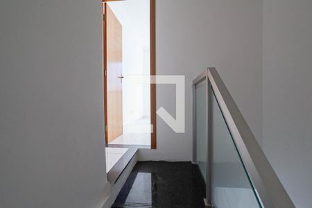 Escada de casa para alugar com 3 quartos, 150m² em Copacabana, Belo Horizonte