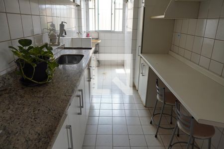 Cozinha de apartamento para alugar com 2 quartos, 48m² em Jardim Maria Rosa, Taboão da Serra