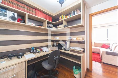 Apartamento à venda com 127m², 3 quartos e 3 vagas Apartamento à venda com 127m², 3 quartos e 3 vagasEscritório